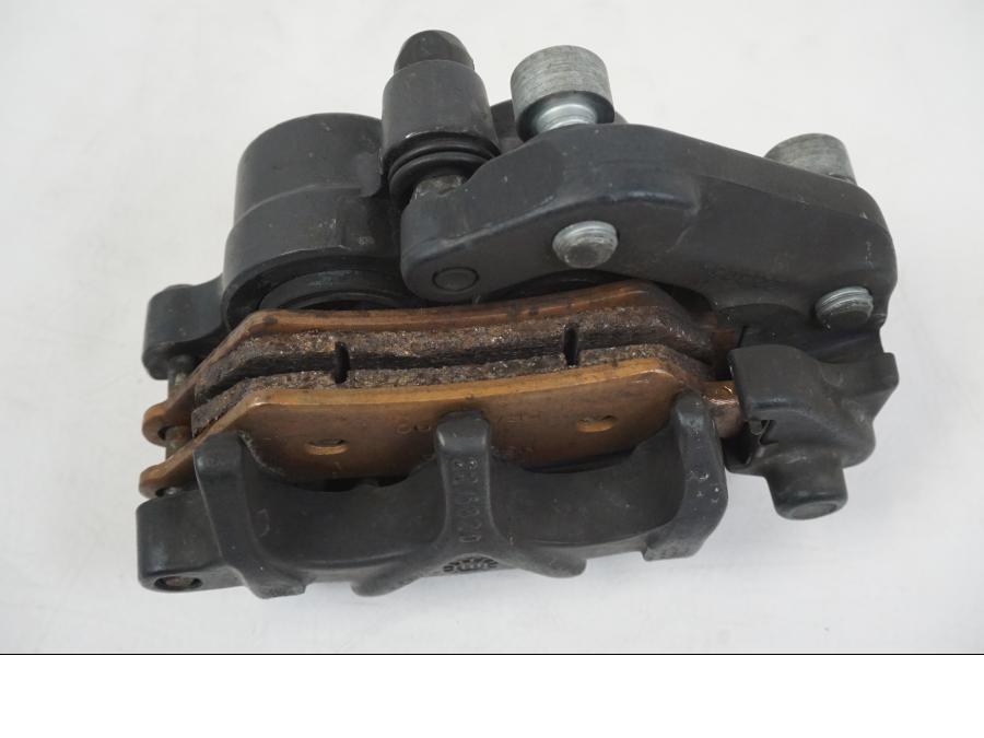 Snett nerifrån på Bromsok från en BMW F 650 CS -2002 motorcykel.