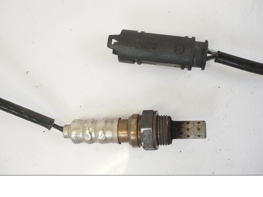 Baksidan på Lambdasond från en BMW R 1150 RS -2003 motorcykel.