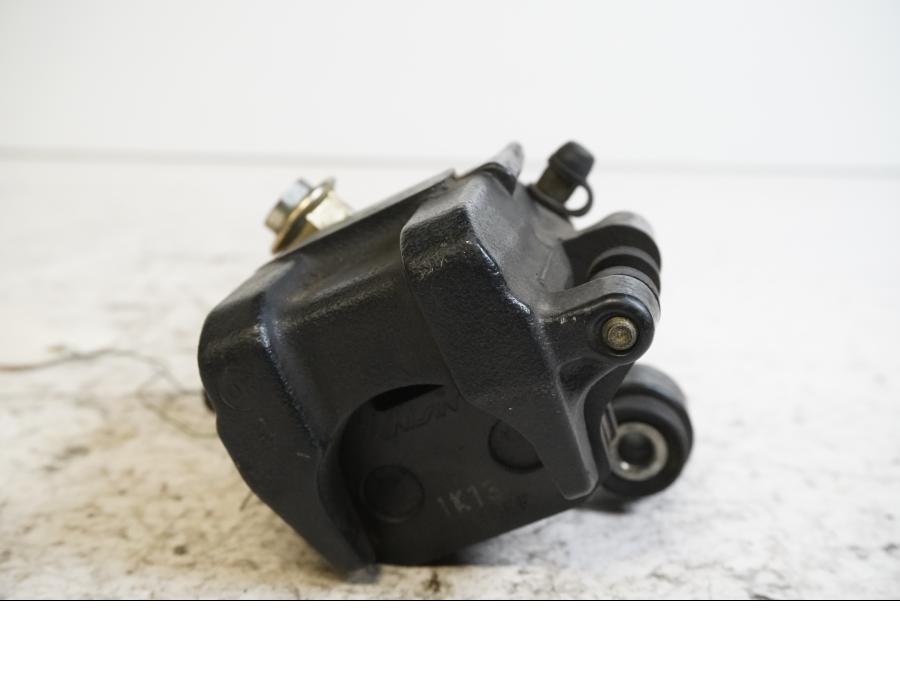 Baksidan på Bromsok från en Triumph TT 600 -2001 motorcykel.