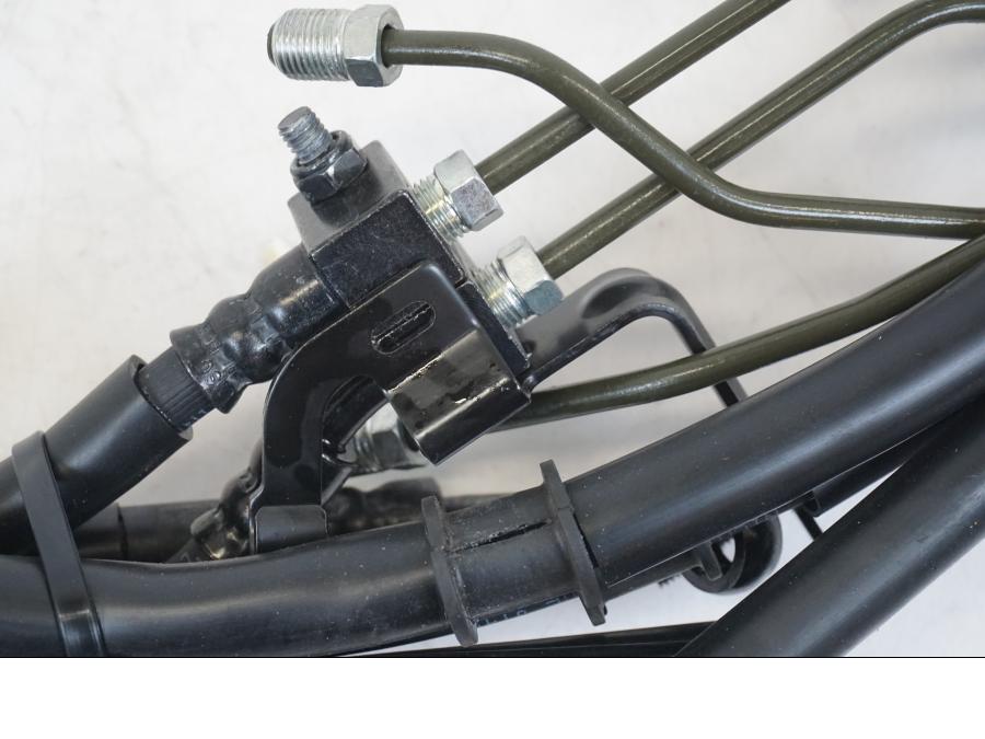 Extrabild2 på Bromsledning från en Yamaha MT-09 -2021 motorcykel.