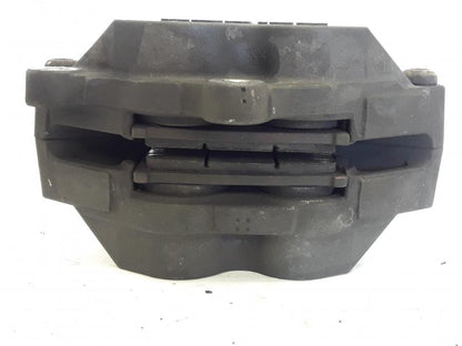 Baksidan på Bromsok från en Suzuki SV 1000 -2004 motorcykel.