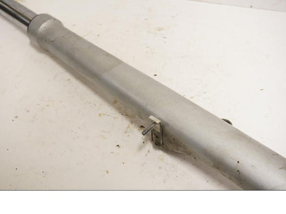 Höger sida på Gaffelben från en BMW R 1150 RT -2003 motorcykel.