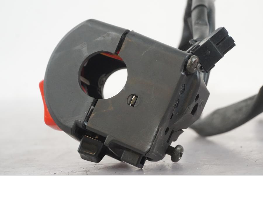 Extrabild5 på Styrelreglage från en Kawasaki ZX-6R -2006 motorcykel.