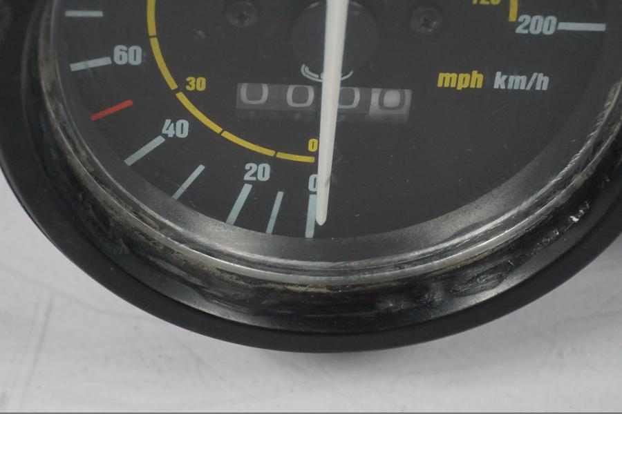 Höger sida på Instrumentpanel från en Aprilia RS 125 -2000 motorcykel.