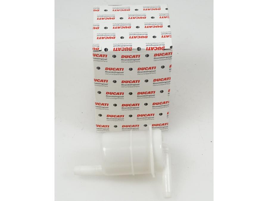 Framsidan på Bensinfilter från en Ducati Monster 900 -1999 motorcykel.