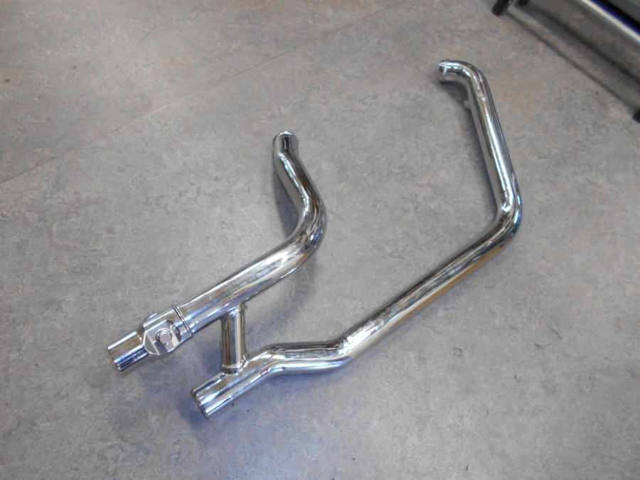 Baksidan på Grenrör från en H-D Fat Boy -2007 motorcykel.