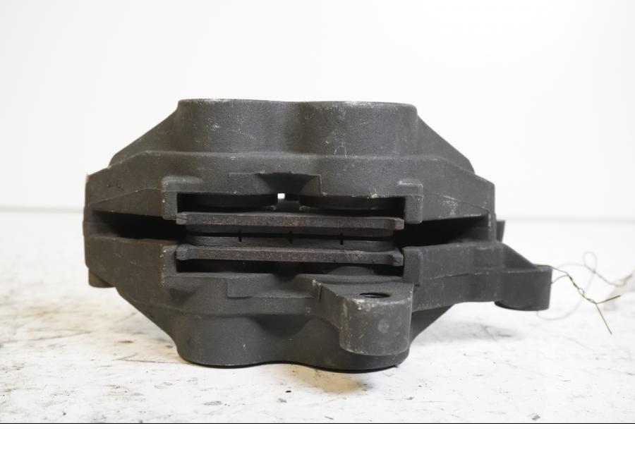 Höger sida på Bromsok från en Triumph TT 600 -2001 motorcykel.