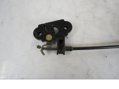 Höger sida på Sadellåsmekanism från en KTM 125 Duke -2017 motorcykel.