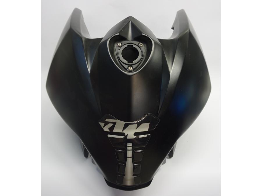 Höger sida på Bensintank från en KTM 990 SMT -2008 motorcykel.