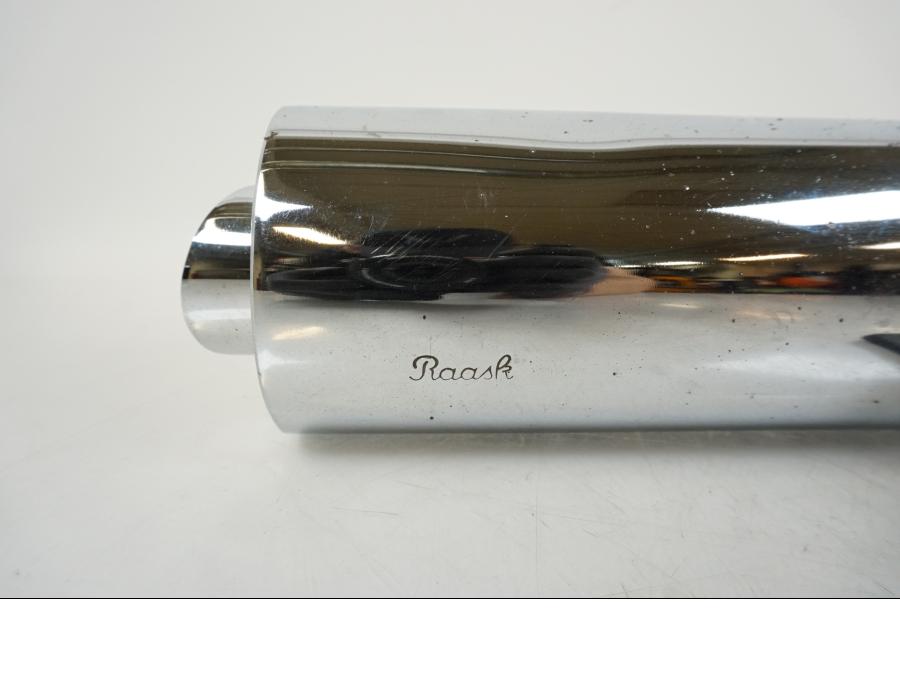 Snett nerifrån på Ljuddämpare från en Honda CBR 125 R -2006 motorcykel.