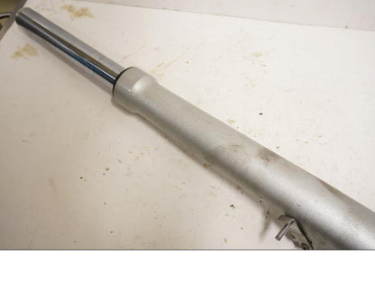 Höger sida på Gaffelben från en BMW K 1200 LT -2004 motorcykel.