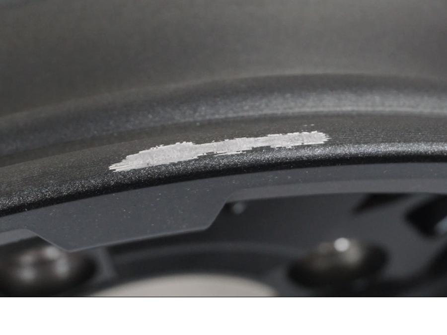 Snett nerifrån på Fälg från en Yamaha YFM 700 Grizzly -2018 motorcykel.