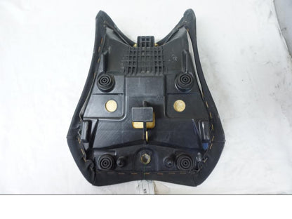 Snett uppifrån på Sadel från en Yamaha YZF-R 125 -2009 motorcykel.