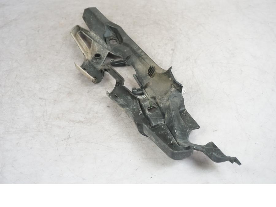 Höger sida på Bakvinge från en Triumph Tiger Explorer -2016 motorcykel.