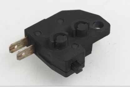 Baksidan på Bromsljuskontakt från en Suzuki GSX-R 1000 -2007 motorcykel.