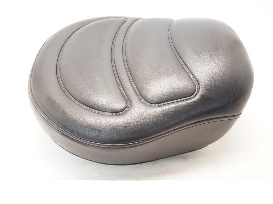 Baksidan på Sadel från en Yamaha XVZ 13TD -1999 motorcykel.