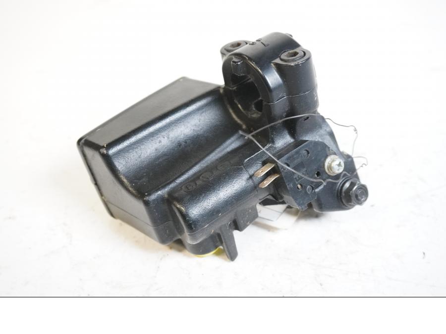 Höger sida på Bromshuvudcylinder från en Triumph Street Triple -2009 motorcykel.