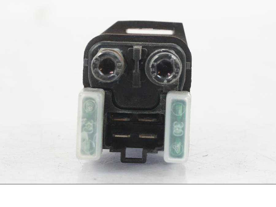 Baksidan på Startrelä från en Kawasaki ER-6F -2010 motorcykel.