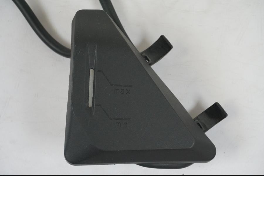 Baksidan på Vattenexpansionskärl från en KTM 1290 Super Duke R -2018 motorcykel.