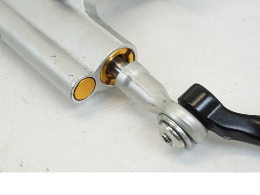 Extrabild5 på Styrdämpare Öhlins från en Ducati Streetfighter V4 -2020 motorcykel.