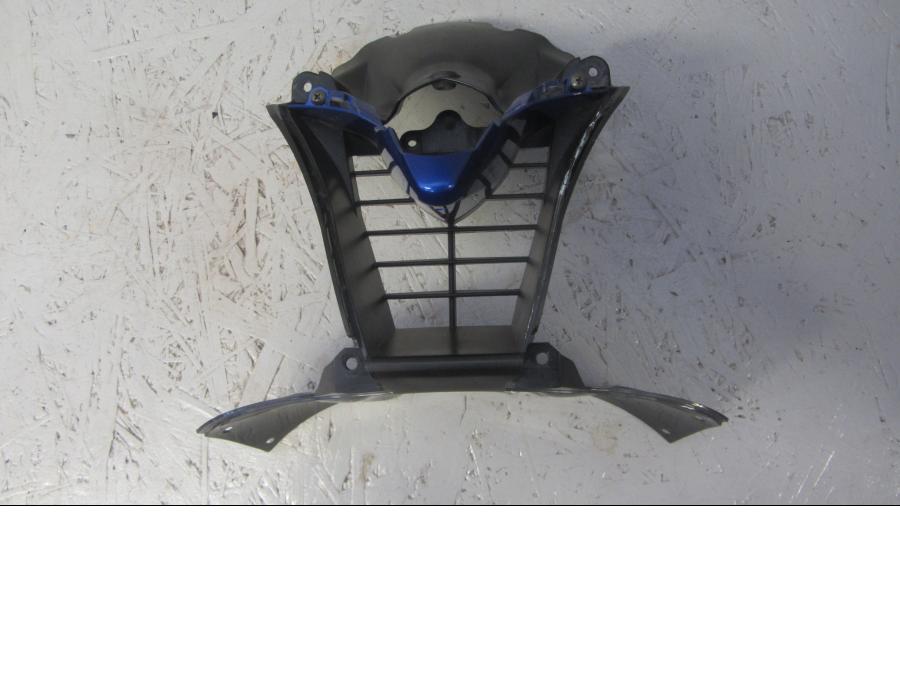 Framsidan på Luftintag från en Yamaha YZF R6 -2006 motorcykel.