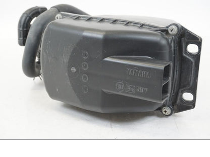 Höger sida på Luftburk från en Yamaha WR 125 -2011 motorcykel.