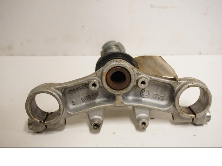 Baksidan på Gaffelkrona från en Yamaha XT 125 R -2005 motorcykel.