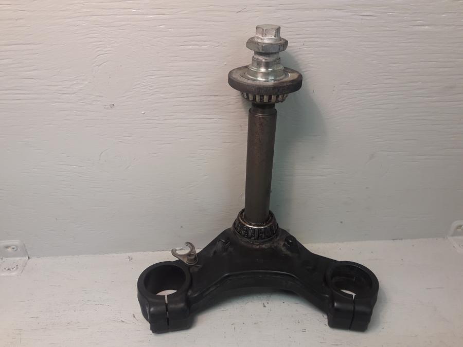 Framsidan på Gaffelkrona från en BMW K 100 RS -1991 motorcykel.