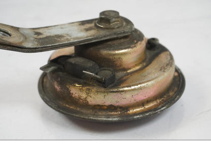 Vänster sida på Signalhorn / Tuta från en Aprilia RS 125 -2000 motorcykel.