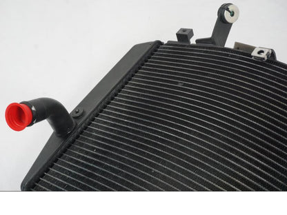 Extrabild4 på Vattenkyl från en Yamaha YZF 1000 R1 -2007 motorcykel.