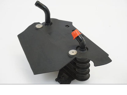 Höger sida på Oljekyl från en BMW R 1150 R -2002 motorcykel.