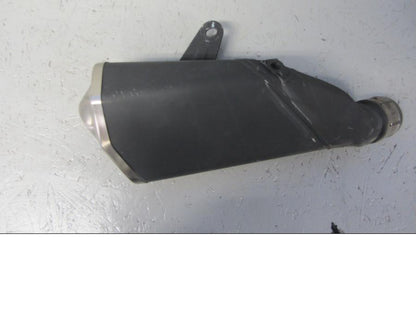 Framsidan på Ljuddämpare från en Kawasaki Z 900 -2017 motorcykel.