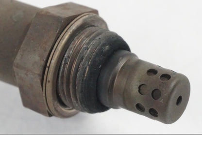 Vänster sida på Lambdasond från en Yamaha YZF 1000 R1 -2007 motorcykel.