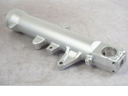 Baksidan på Gaffelben från en Suzuki SV 1000 -2003 motorcykel.