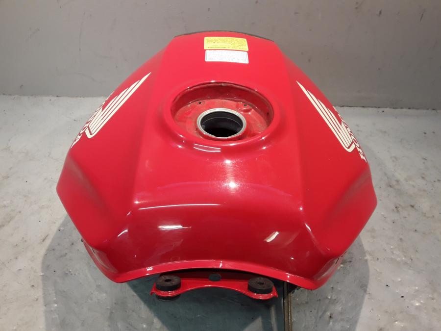 Höger sida på Bensintank från en Honda CBR 1000 F -1999 motorcykel.