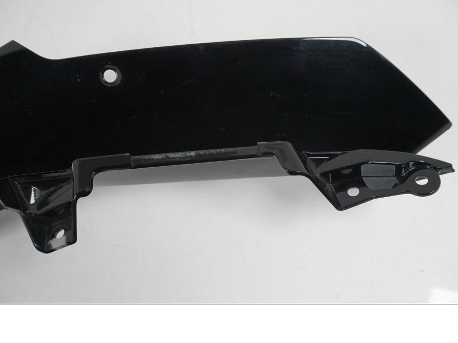 Vänster sida på Sidkåpa från en Yamaha YZF 1000 R1 -2007 motorcykel.