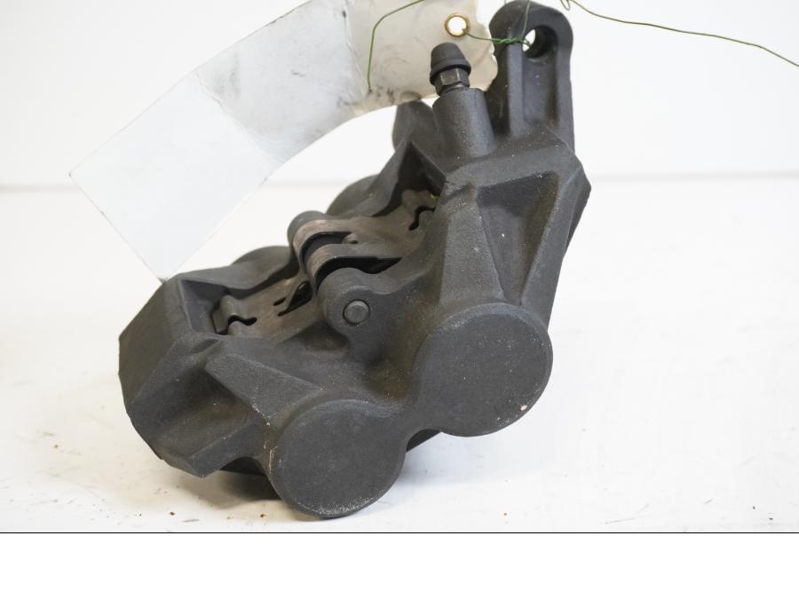 Baksidan på Bromsok från en Yamaha YZF R6 -1999 motorcykel.