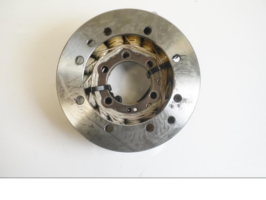 Framsidan på Generator från en Ducati Multistrada 1260 -2020 motorcykel.