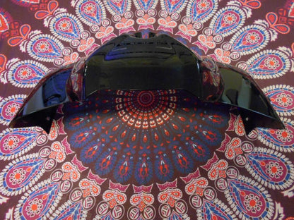 Höger sida på Bensintankskåpa från en Yamaha FZ-1 N -2007 motorcykel.