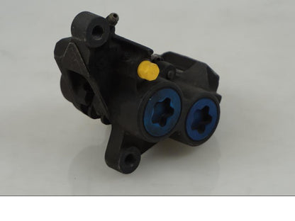 Framsidan på Bromsok från en Yamaha YZF R6 -2003 motorcykel.