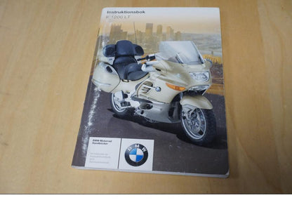 Framsidan på Instruktionsbok från en BMW K 1200 LT -2006 motorcykel.