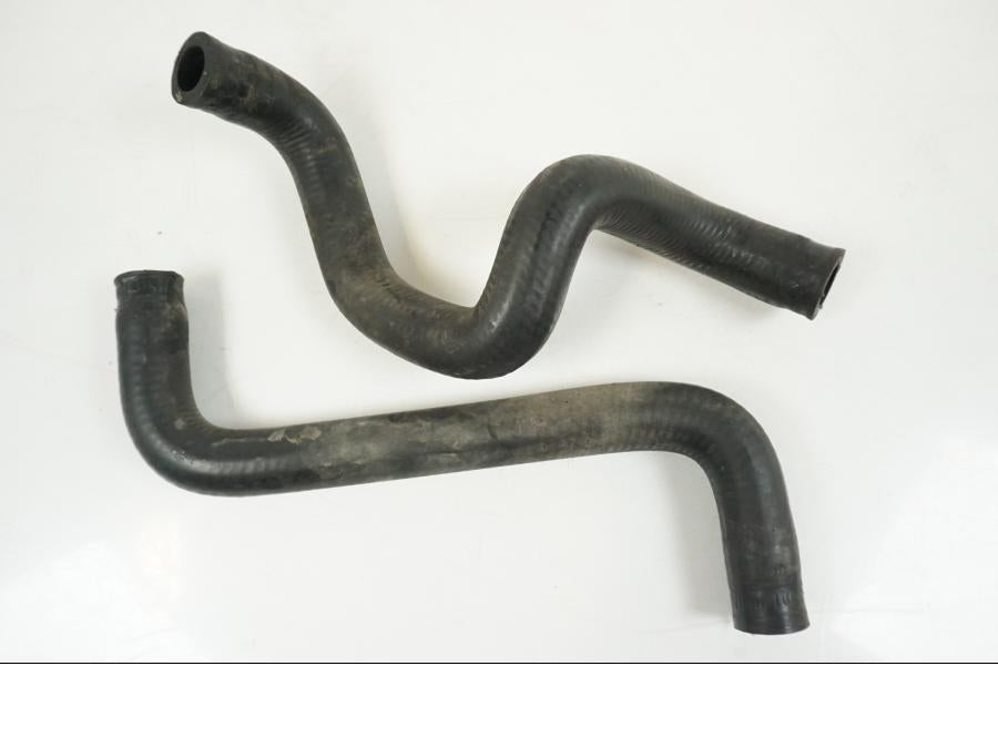 Snett nerifrån på Vattenkyl Slang Set från en Honda CBR 125 R -2006 motorcykel.