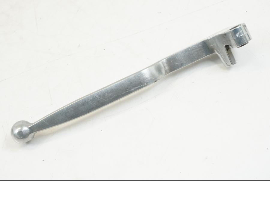 Snett nerifrån på Kopplingsgrepp från en Aprilia Tuono V4R -2011 motorcykel.