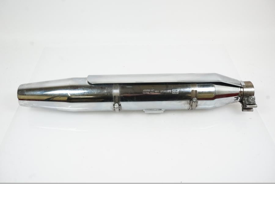 Baksidan på Ljuddämpare från en H-D Fat Boy -2008 motorcykel.