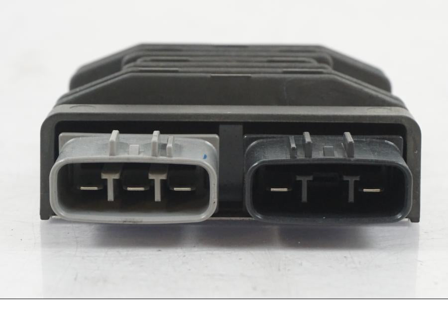 Baksidan på Likriktare från en Yamaha MT-07 -2019 motorcykel.