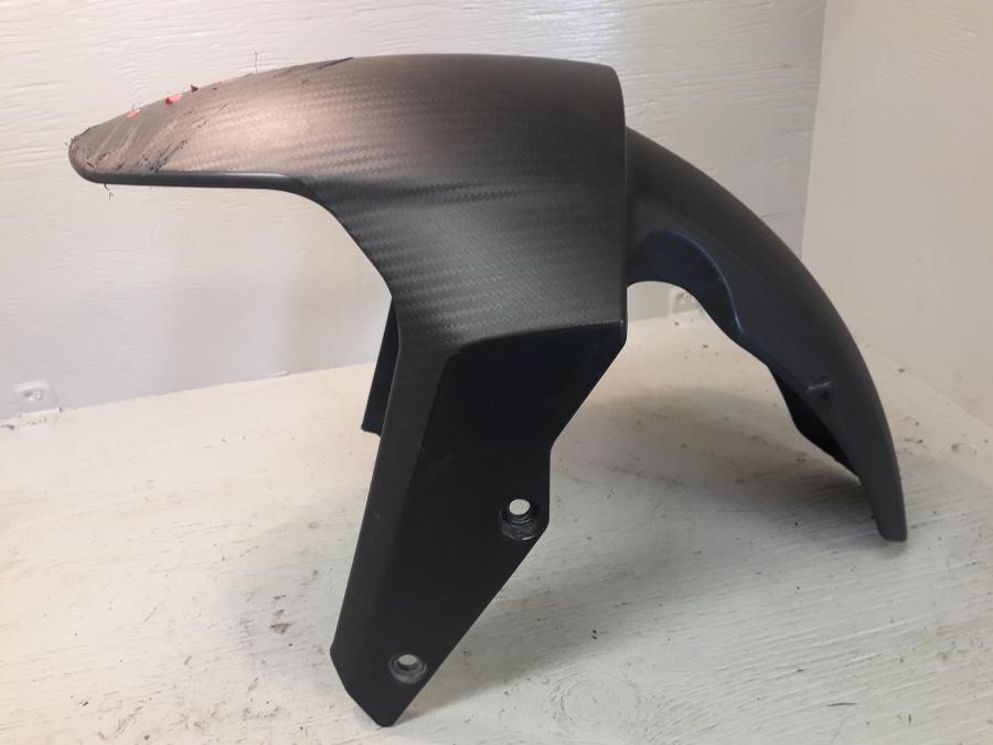 Framsidan på Framskärm från en Aprilia RS 125 -2017 motorcykel.