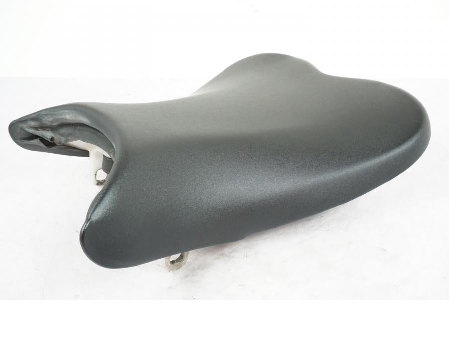 Framsidan på Sadel från en Suzuki GSX-R 750 -2007 motorcykel.