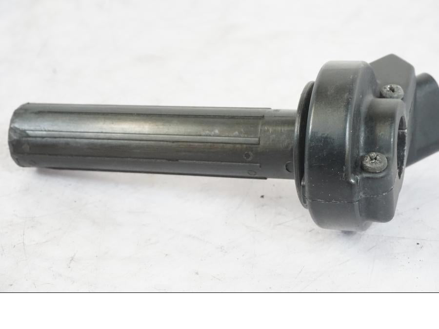 Höger sida på Gasklo från en Kawasaki KL 650A -1987 motorcykel.