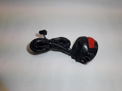 Framsidan på Styrelreglage från en Suzuki GSX-R 600 -1998 motorcykel.