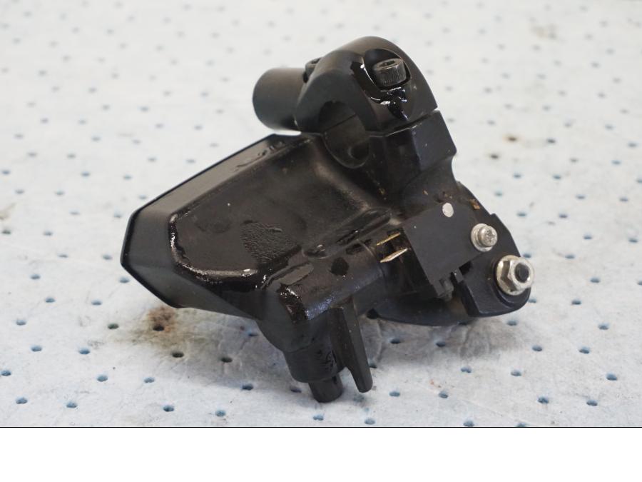 Baksidan på Bromshuvudcylinder från en Kawasaki Z 900 -2019 motorcykel.